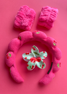 Set de Vincha y Muñequeras Absorbentes para Skincare Fucsia con Cereza